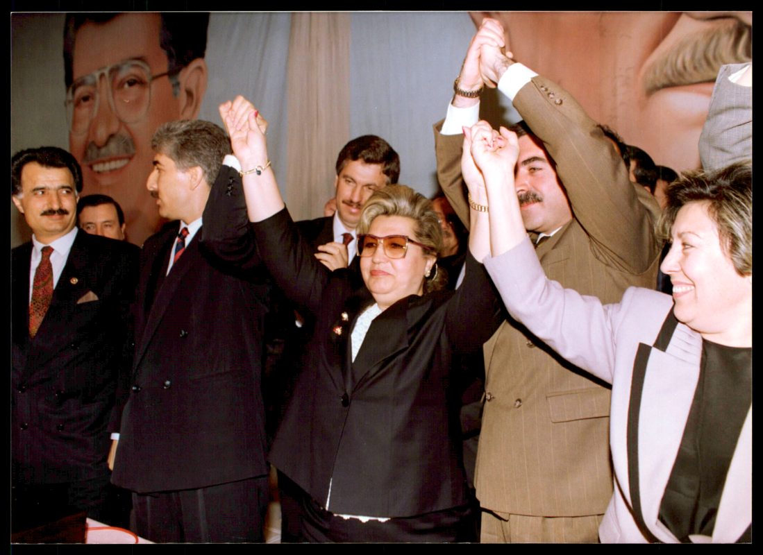 Semra Özal 92 Yaşında – Anılar &Amp; Arşiv Fotoğrafları 10 Bu sitede yer alan tüm yazı, fotoğraf ve belgeler
© orhan uğuroğlu’na aittir. Kaynak gösterilmeden ve izin alınmadan kullanılamaz. Bu sitede yer alan tüm yazı, fotoğraf ve belgeler
© orhan uğuroğlu’na aittir. Kaynak gösterilmeden ve izin alınmadan kullanılamaz.