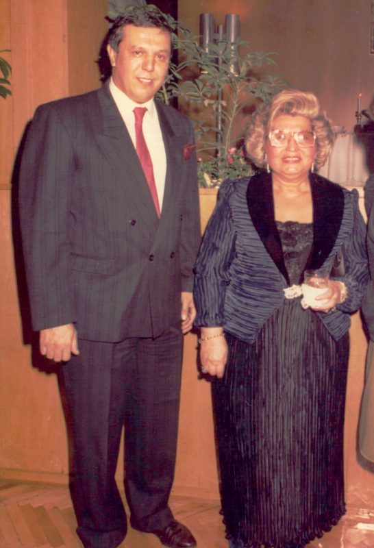 Semra Özal 92 Yaşında – Anılar &Amp; Arşiv Fotoğrafları 2 Bu sitede yer alan tüm yazı, fotoğraf ve belgeler
© orhan uğuroğlu’na aittir. Kaynak gösterilmeden ve izin alınmadan kullanılamaz. Bu sitede yer alan tüm yazı, fotoğraf ve belgeler
© orhan uğuroğlu’na aittir. Kaynak gösterilmeden ve izin alınmadan kullanılamaz.